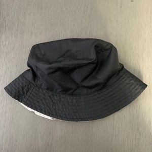 UO reversible bucket hat (s/m)